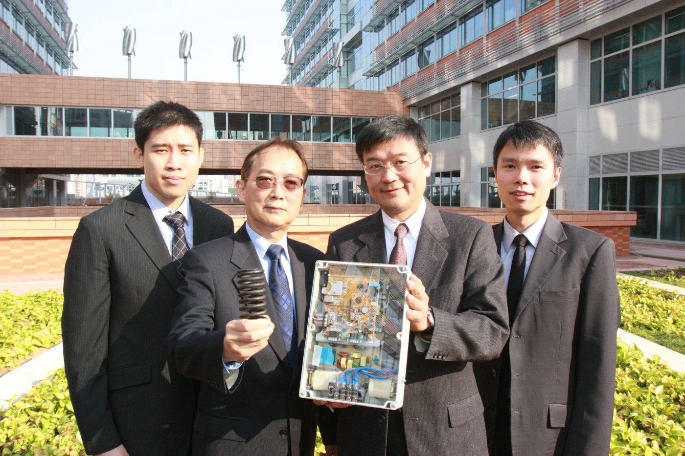港大研究團隊(左起)陳秀聰博士、吳復立教授、許樹源教授及李志群博士