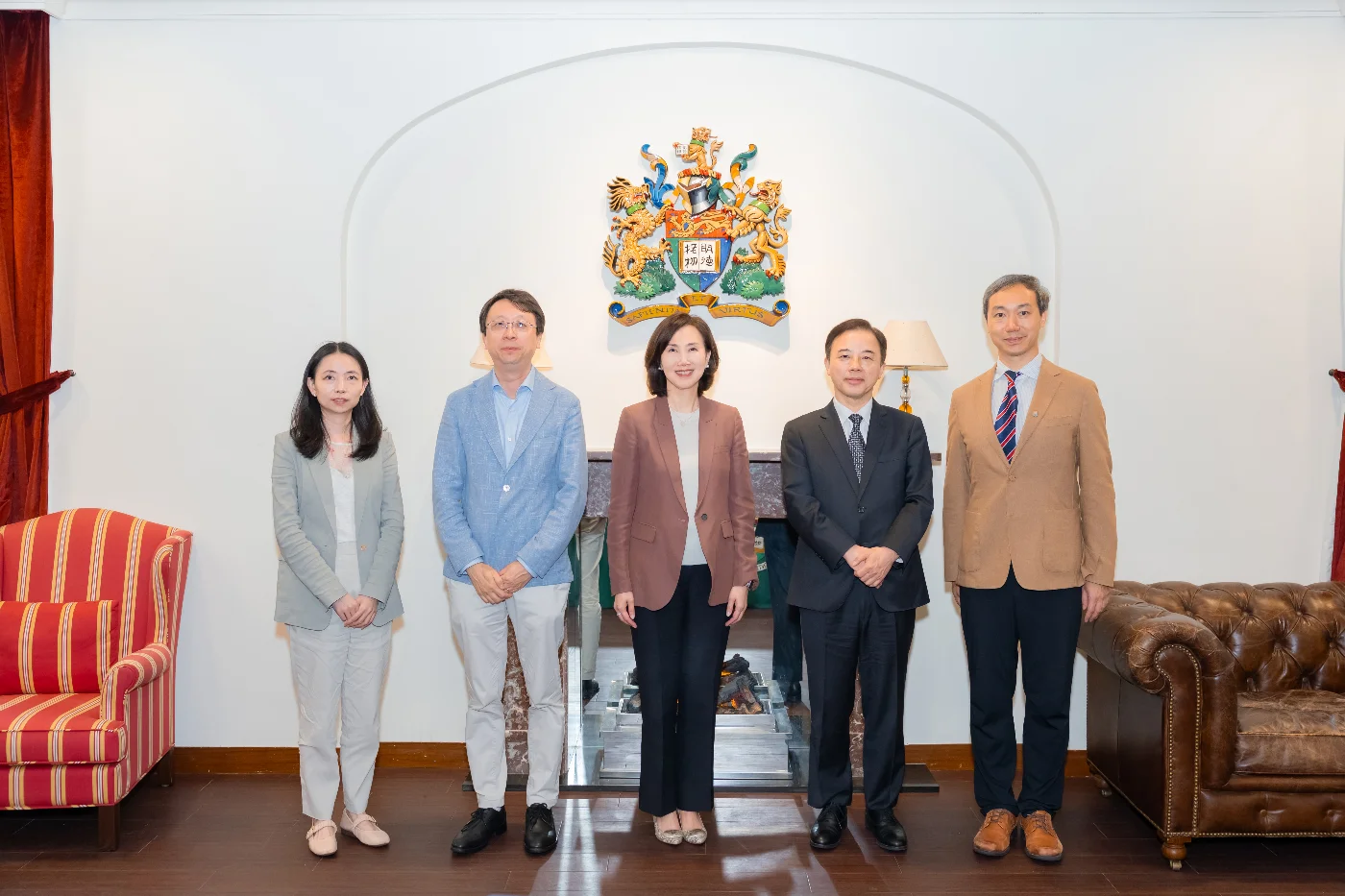 港大及渣打慈善基金延長合作三年 升級「金融科技學院」人才培育與研發　推動金融發展 (Chinese only)