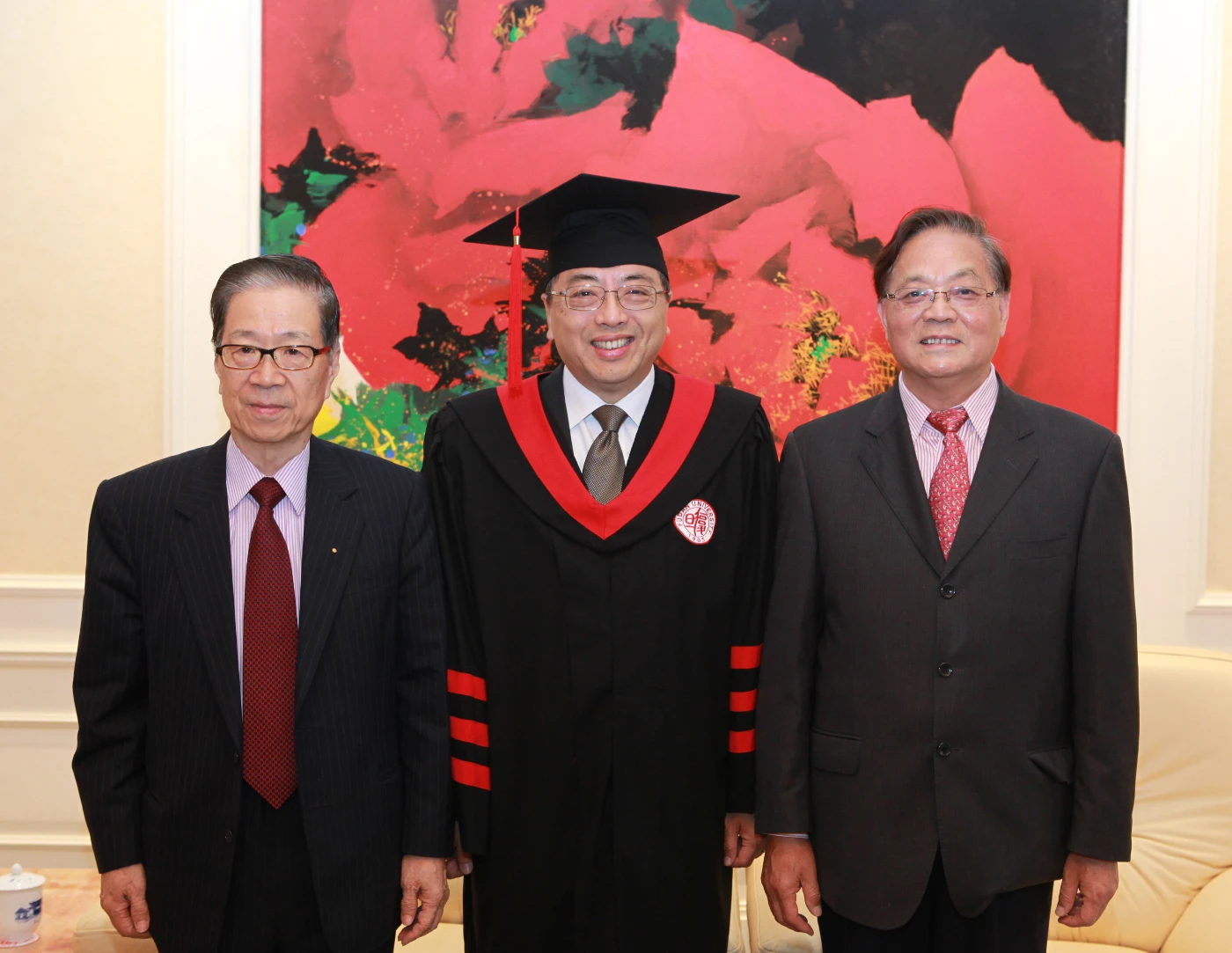 徐立之教授與復旦大學前校長楊福家教授（左）和王生洪教授（右）