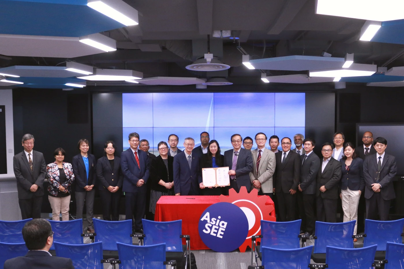 Over 20 universities in Asia join forces to empower future engineers<br>
Launching of the First Asian Society for Engineering Education
