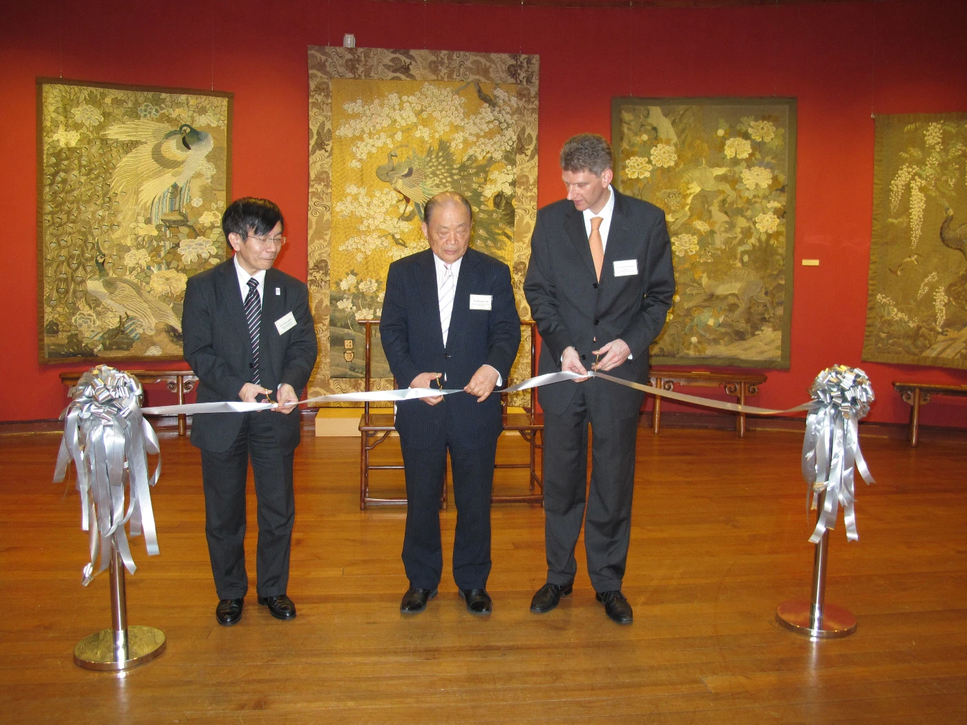 良工巧作：伊勢文化財團藏日本明治時代金屬琺瑯及刺繡展覽