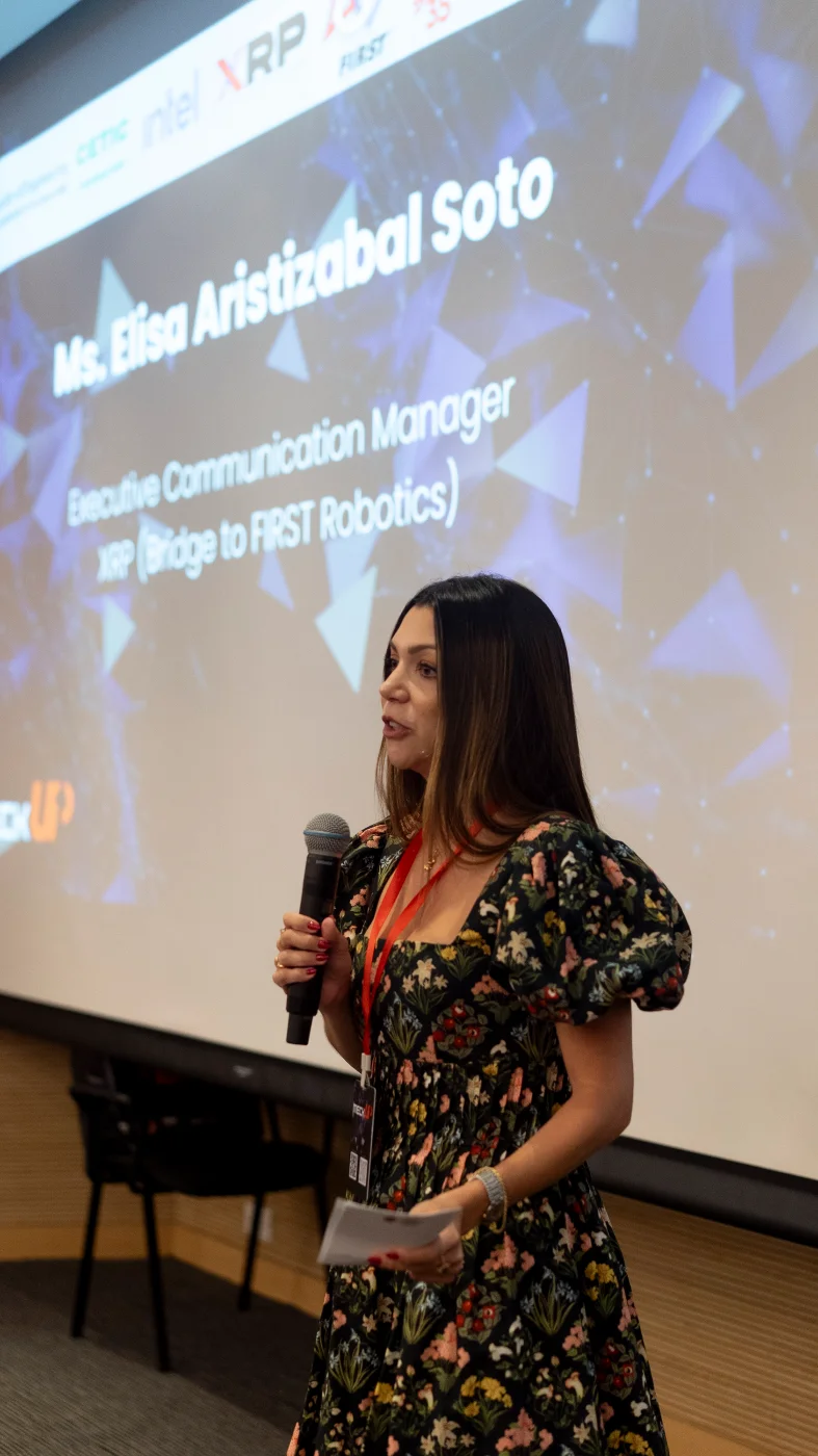 Elisa Aristizabal Soto 女士代表 XRP（FIRST Robotics 其下機構）致辭