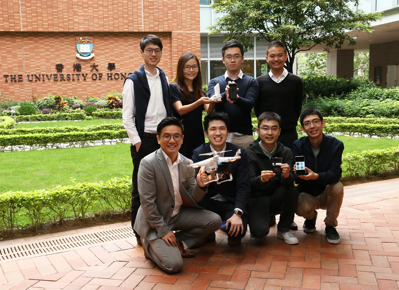 香港大學DreamCatchers 100K勝出初創企業團隊<br>
為專業勘察、快速疾病測試和監察嬰兒生命體徵提供解決方案
