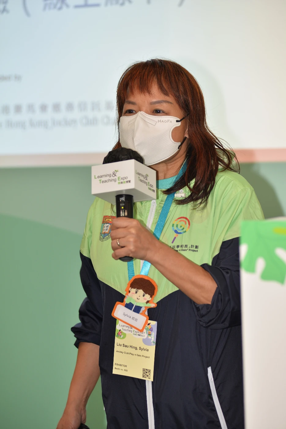 Dr Sylvia Liu, the Project Director of the Jockey Club “Play n Gain” Project, CAISE, Faculty of Education, The University of Hong Kong gives a speech at the seminar on early childhood education. The title is “A Whole-School Approach of Implementing Play Education in Kindergartens (Online and Offline) O2O²”.