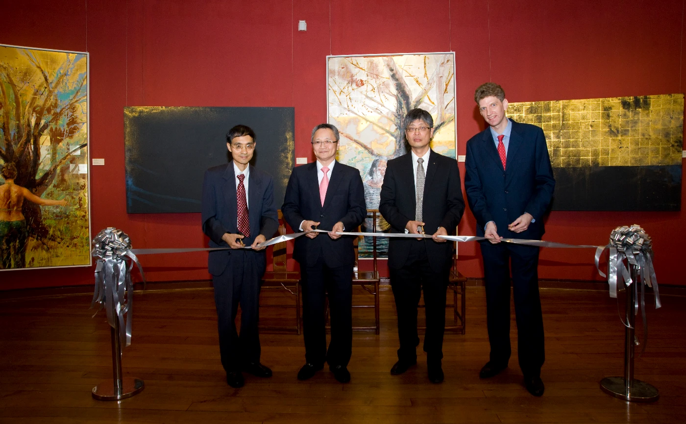 展覽: 《方寸大千：鴻遠閣藏索振海內畫鼻煙壺》<br>
逾150件鼻煙壺首次在港展出,  盡顯內畫泰斗索振海的鬼斧神工