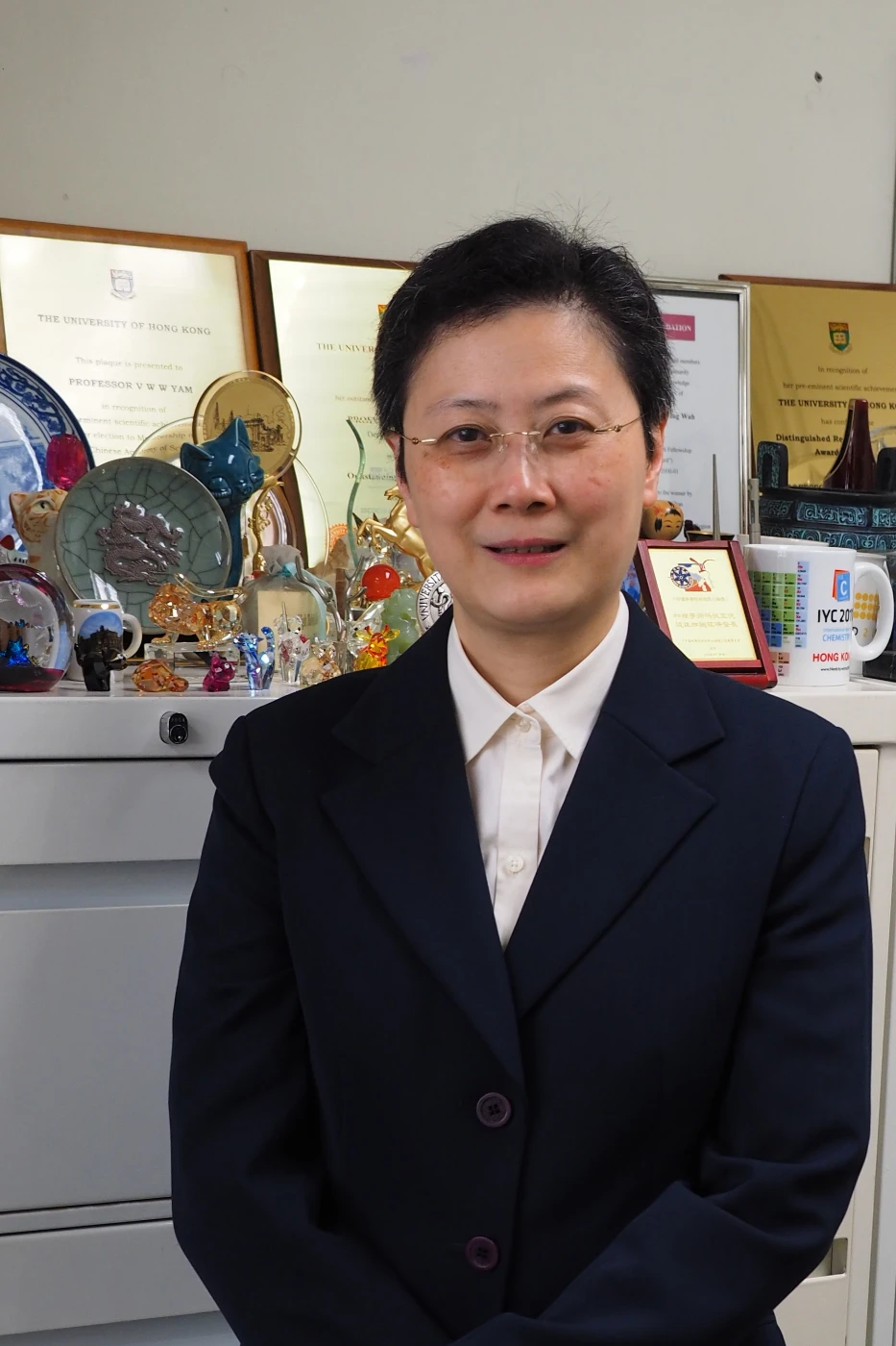 香港大學化學學者任詠華教授獲選歐洲人文和自然科學院外籍院士