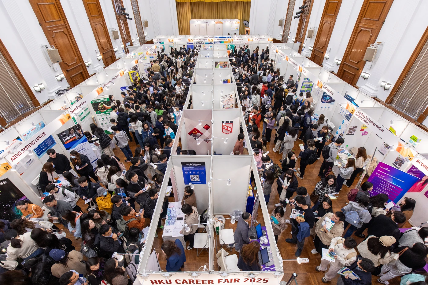 港大舉辦「2025年度就業博覽會」為首屆「職業發展月」揭開序幕
