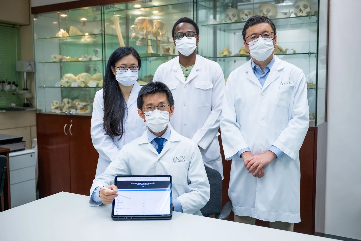 港大頜面外科團隊研發人工智能平台 <br>
預測口腔白斑患者演變成癌症的風險