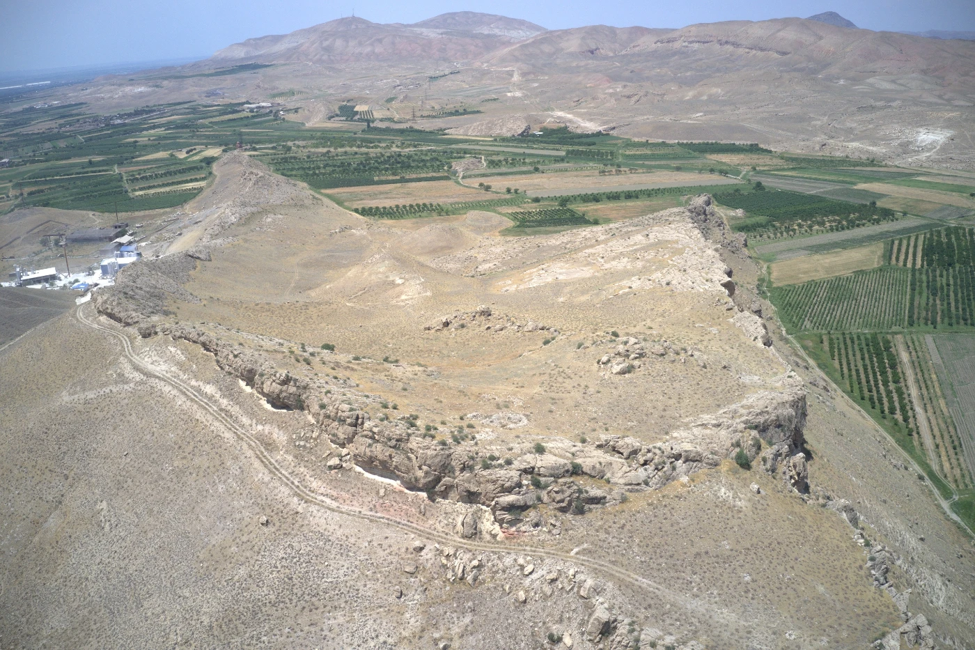 港大考古團隊在絲路國家亞美尼亞高原古代重要城堡遺跡發掘