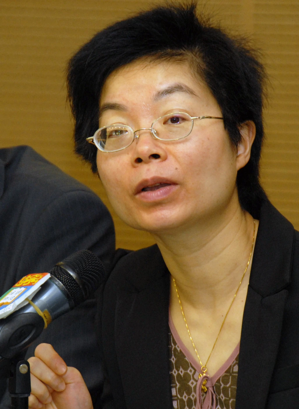 Professor Dora Kwong Lai-wan, Clinical Professor and Head, Department of Clinical Oncology, Li Ka Shing Faculty of Medicine, HKU is conducting a study to see whether the novel screening method can be used to detect early local recurrence for post-radiation patients.