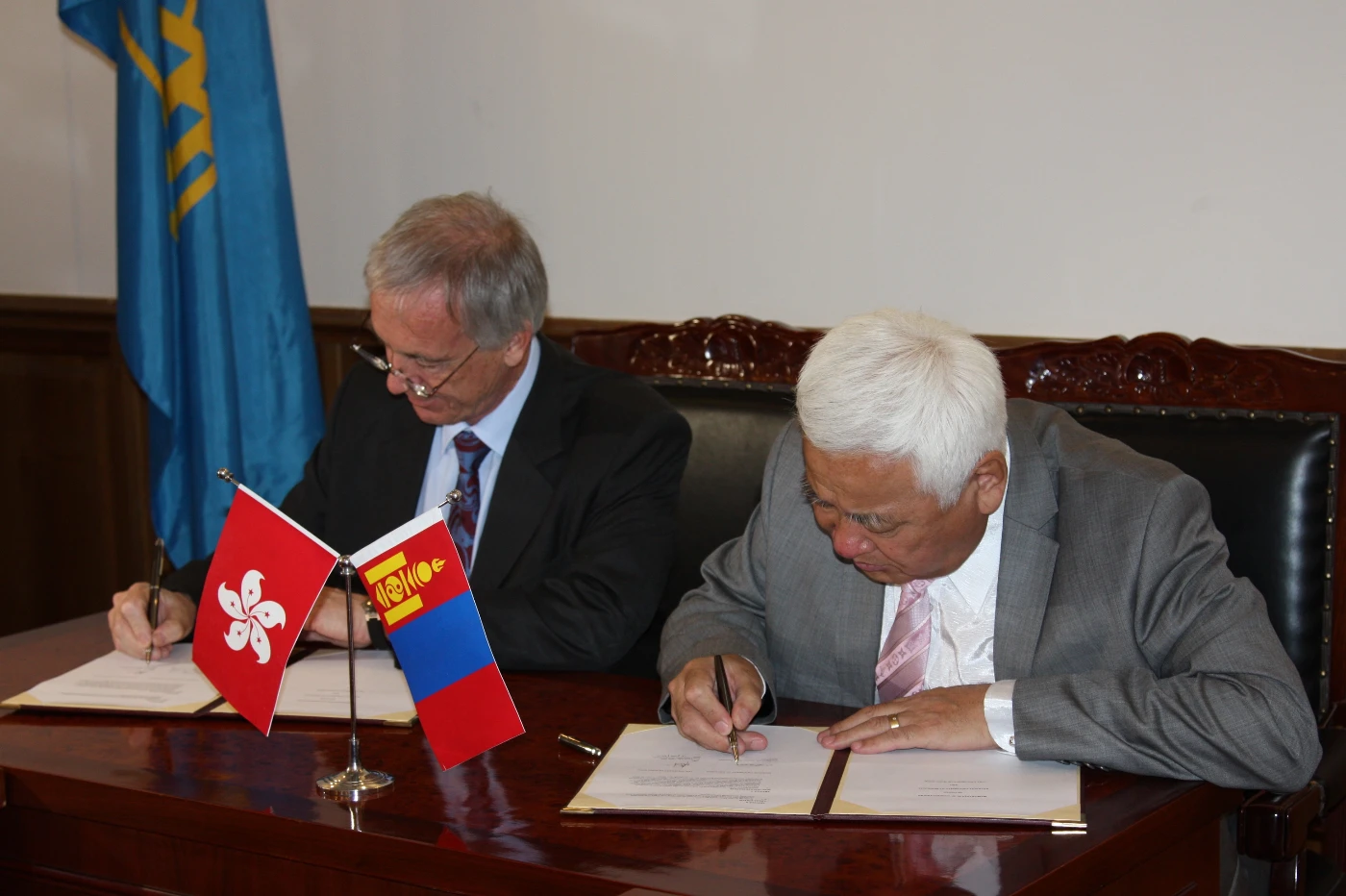 HKU signs MOU with the National University of Mongolia (English only)
