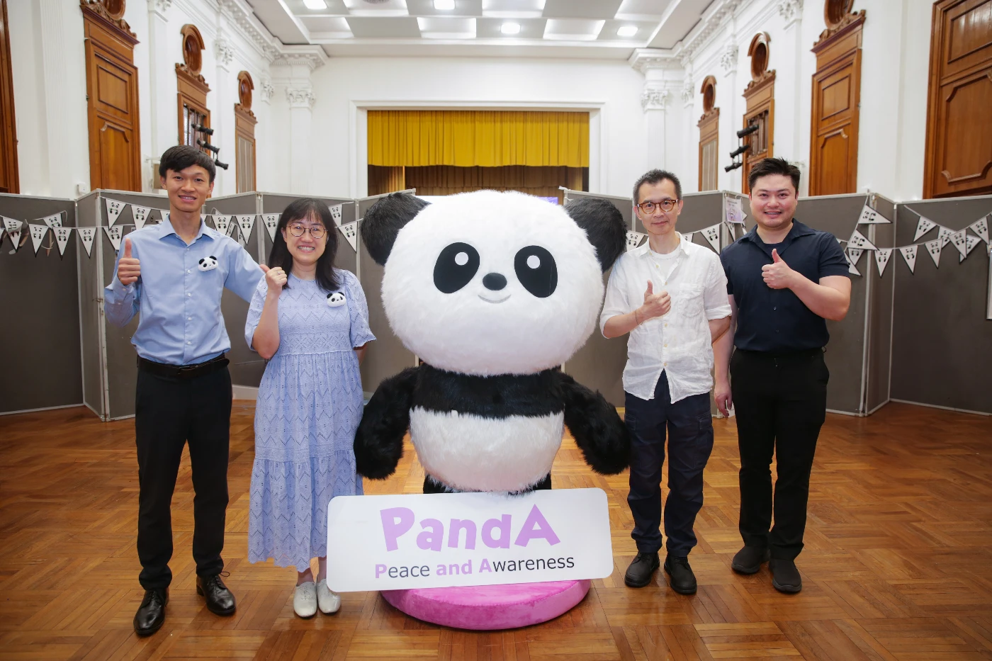 四位與賽馬會「樂天心澄」合作的教師分別分享了他們將靜觀融合各科的課堂實例及心得。（左起）香海正覺蓮社佛教陳式宏學校劉隽永老師、聖馬可中學周瑞冰老師、香港青少年培育會陳南昌紀念學校黃健業老師及仁愛堂田家炳中學陳顯揚老師。