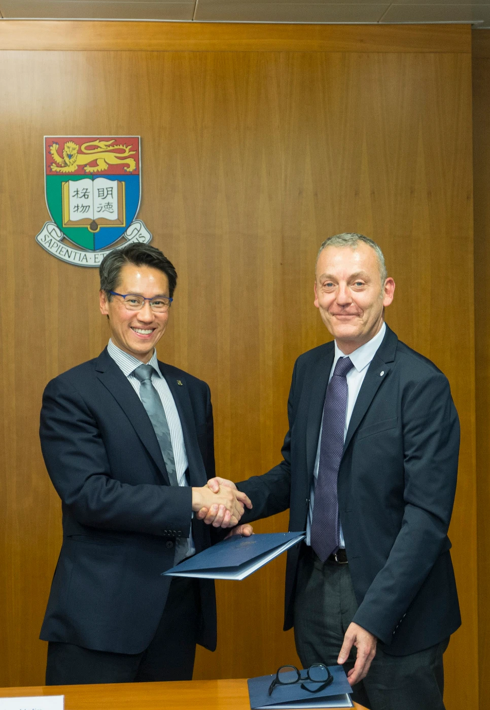 港大副校長(環球事務)高為元教授與紅十字國際委員會東亞代表處主任Mr Pierre Dorbes
