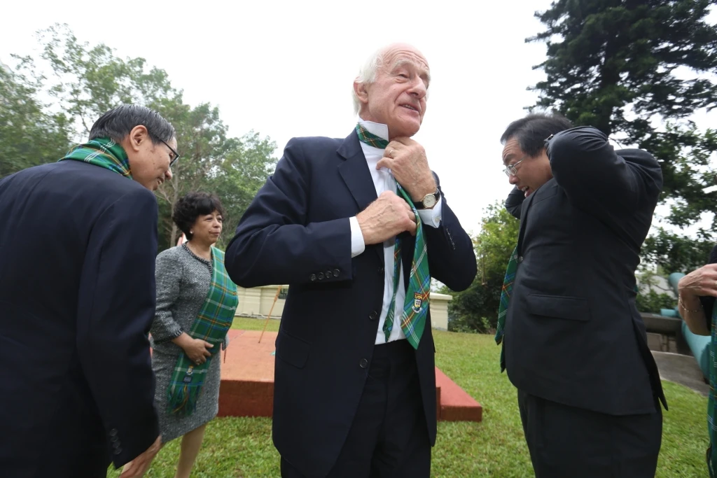 阿伯丁大學校監衛奕信勳爵
