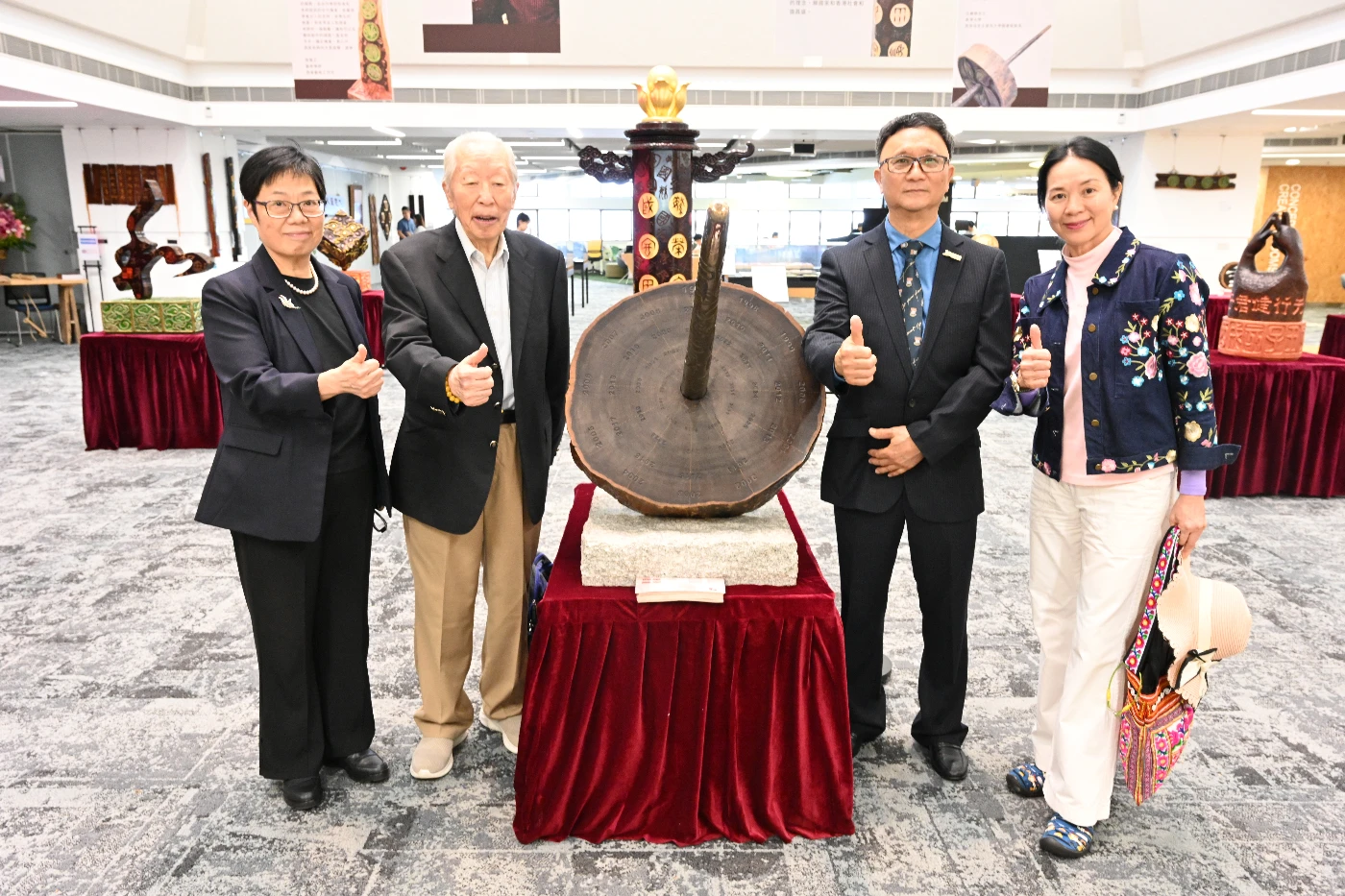 香港大學圖書館舉辦「回歸 ‧ 雕刻 ‧ 夢」展覽 呈獻酉星五十多件藝術作品