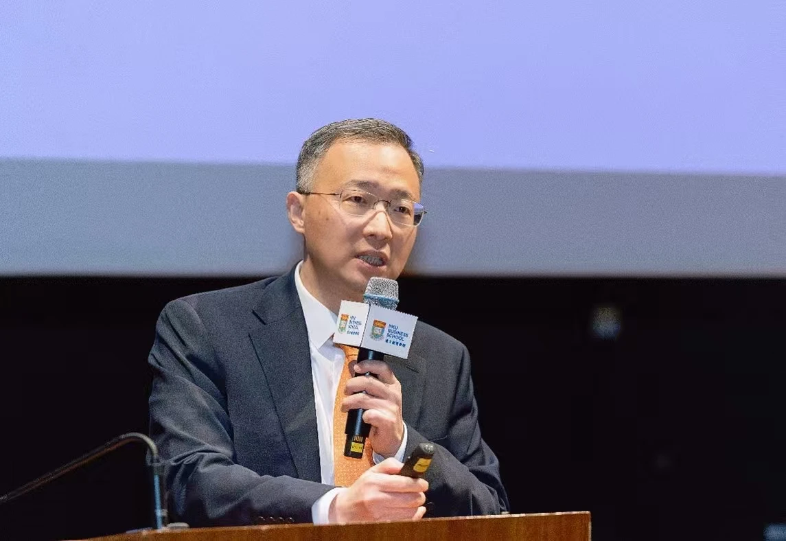 京東集團副總裁及首席經濟學家、復旦大學經濟學院客座教授沈建光博士發表主旨演講。