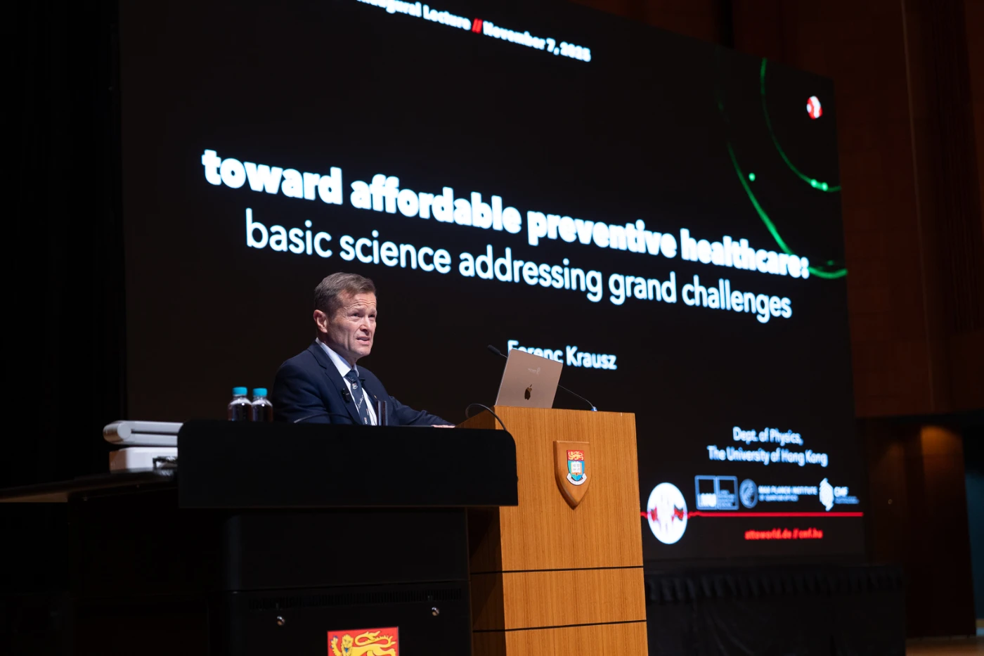 Nobel Laureate Professor Ferenc Krausz Delivers Inaugural Lecture at HKU <br>
Charting New Era in Preventive Healthcare