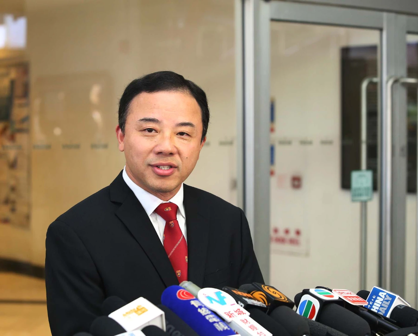 The 16th President and Vice-Chancellor of the University of Hong Kong Professor Xiang Zhang assumes office