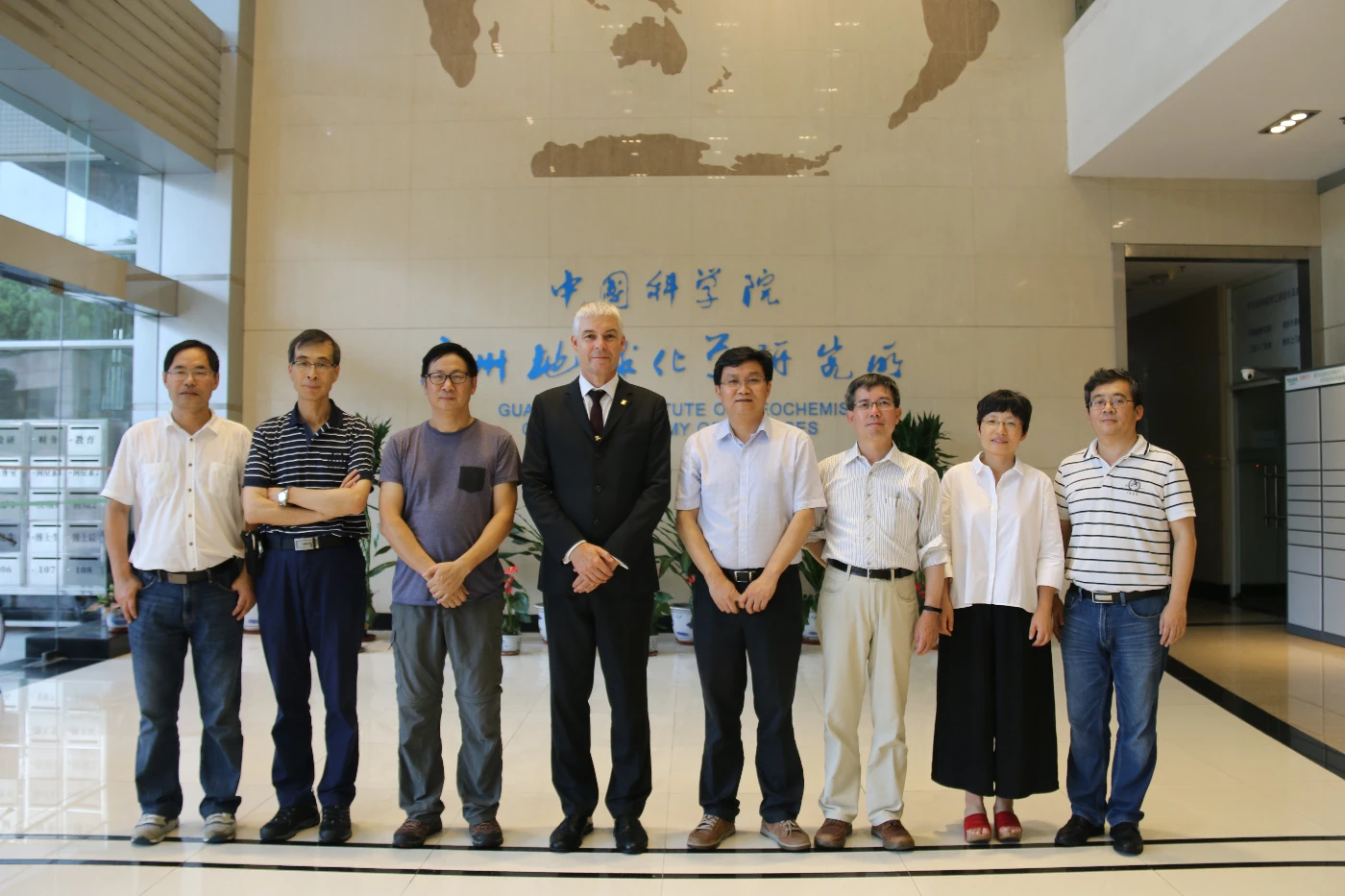 中科院與香港地區聯合實驗室評估結果<br>
港大理學院科研項目獲好評