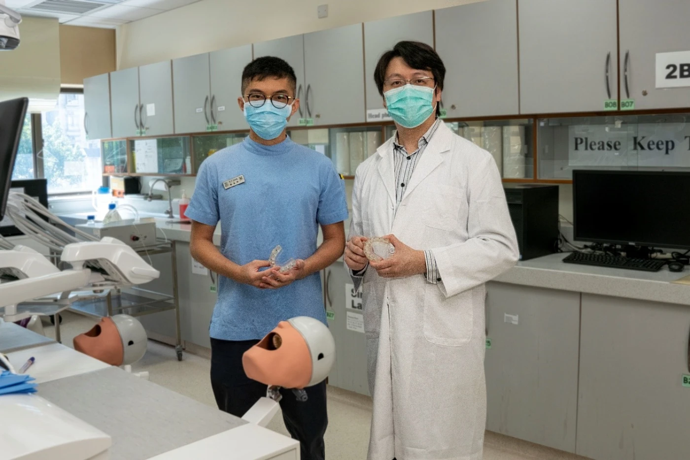 HKU Faculty of Dentistry develops a mouth guard device with micro-mist injection for improving oral condition of elderly and disabled people