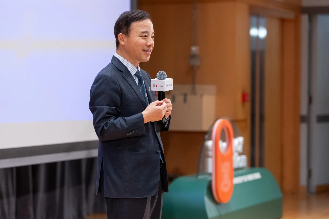 At the inaugural celebration, Professor Xiang Zhang, President and Vice-Chancellor of HKU, delivers the opening address.