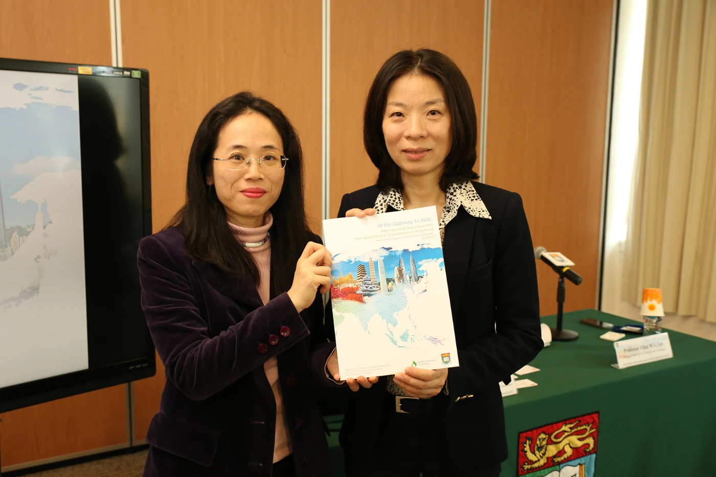 “Hong Kong provides international NGOs a gateway to Asia.<br> Preserving Hong Kong’s advantages for a vibrant civil society is a win-win.” <br> <br> HKU Centre for Civil Society and Governance Unveils<br> a New Study on International and Cross-boundary NGOs in Hong Kong