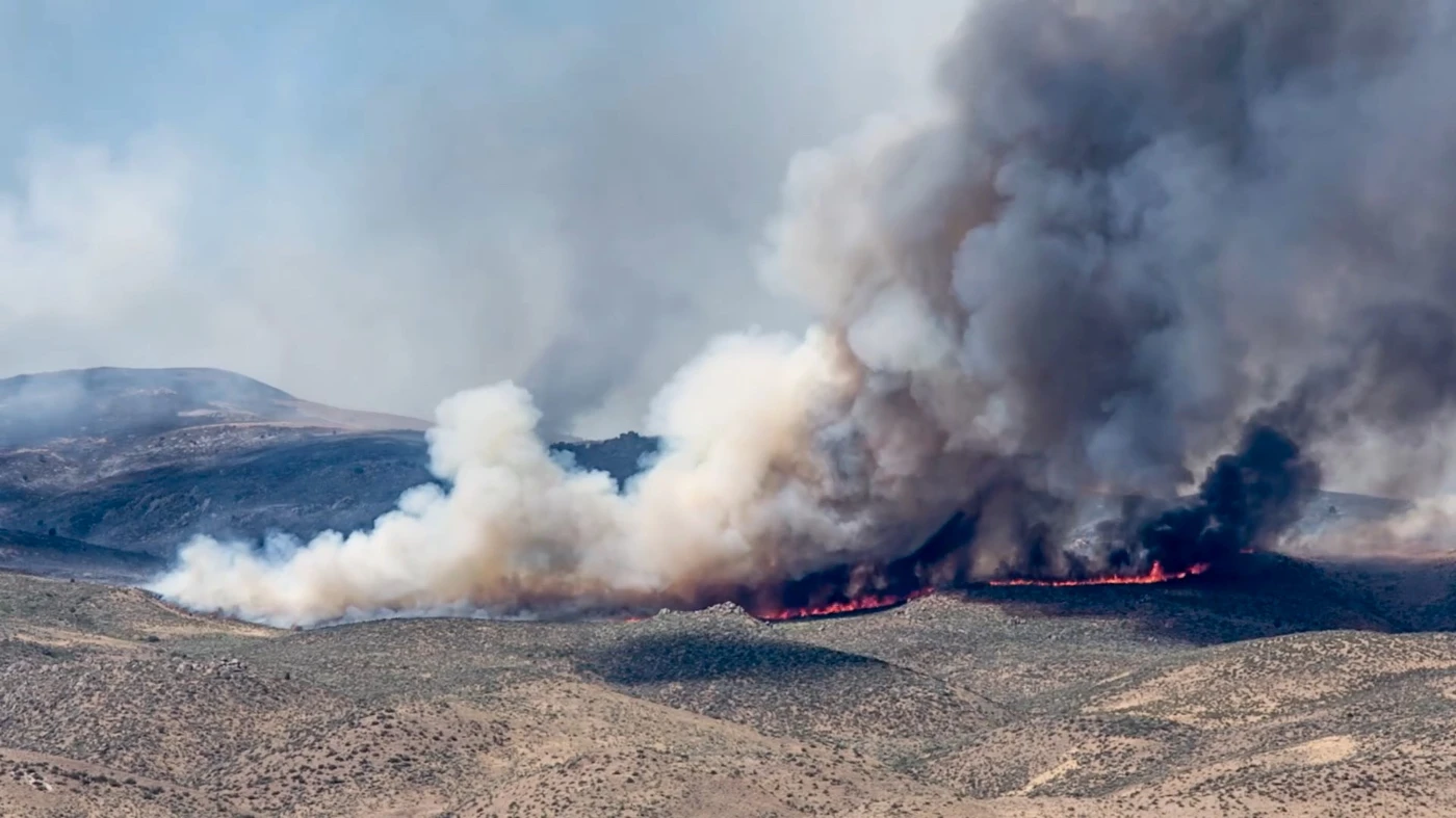 A fiery past sheds new light on the future of global climate change<br>
Ice core samples reveal significant smoke aerosols in the pre-industrial Southern Hemisphere