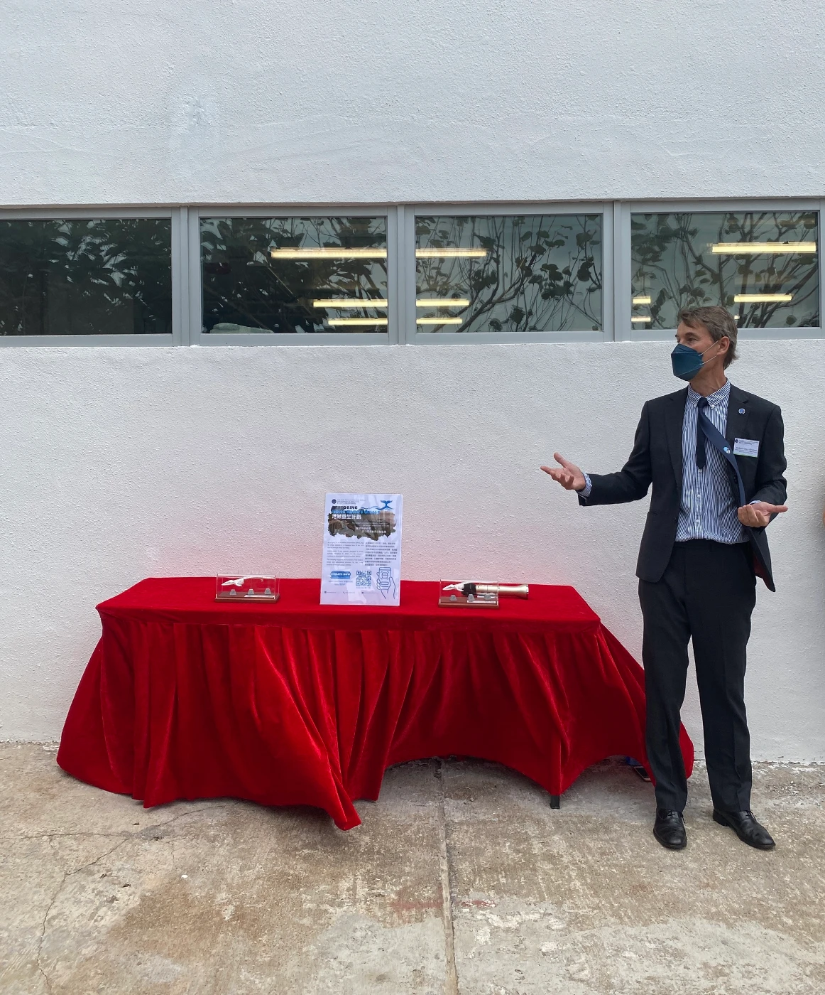 Image 6: Director of SWIMS Professor Gray A Williams introducing the mission of the ‘Restoring Hong Kong's Whale’ campaign, which focuses on raising funds to restore the icon of marine conservation in Hong Kong and to support outreach activities at SWIMS.