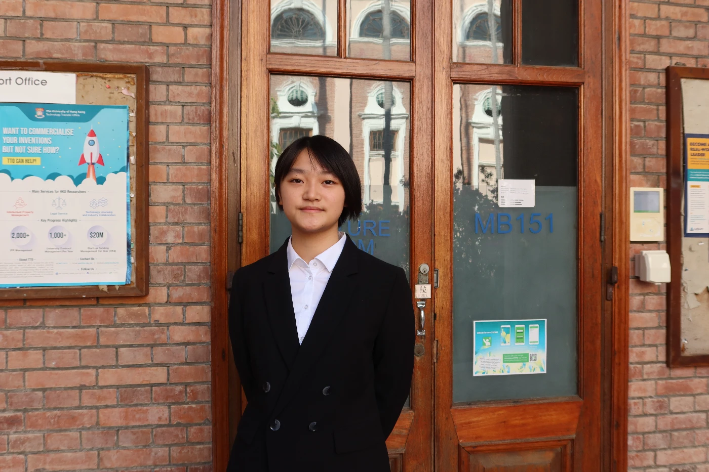 羅銦霆 – 社會科學學士（政治學與法學）及法學士雙學位