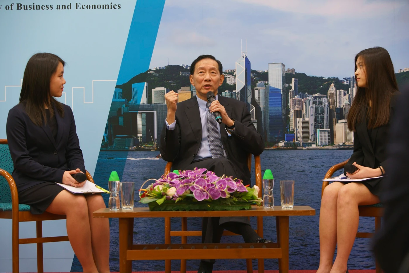 香港大學經濟及工商管理學院與金發局合辦業界人士講座系列<br>
王冬勝先生主講「銀行家之路」