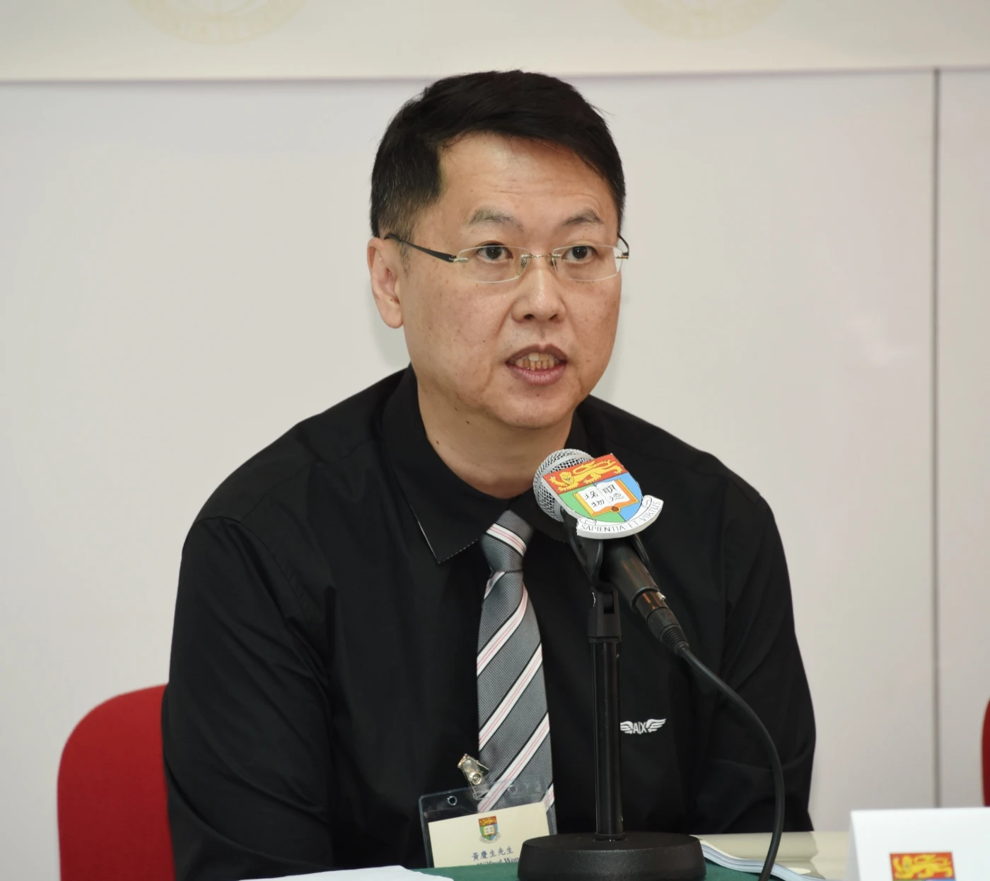 Mr Wilfred Wong Hing-sang, Honorary Tutor, Department of Paediatrics and Adolescent Medicine, Li Ka Shing Faculty of Medicine, HKU, spots a rising tread of children seeking emergency services due to falling and abuse in Hong Kong.