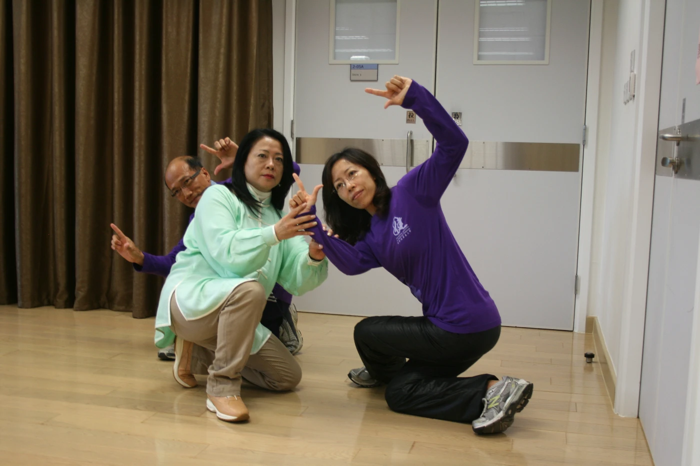Qigong master Dr Yuen Lai-ping and students