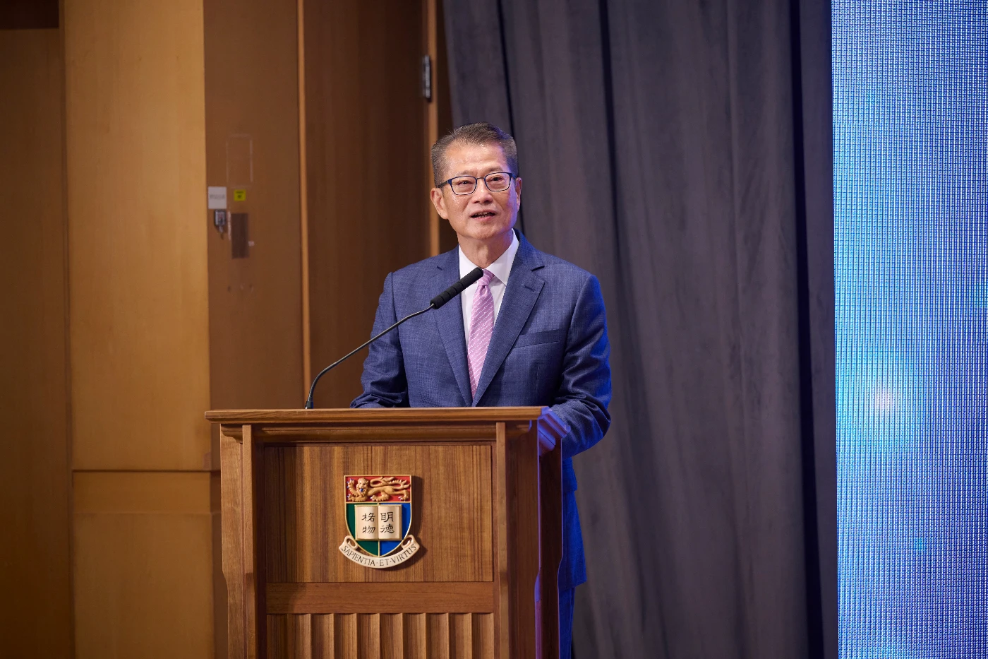 香港特別行政區政府財政司司長陳茂波出席論壇並致歡迎辭。