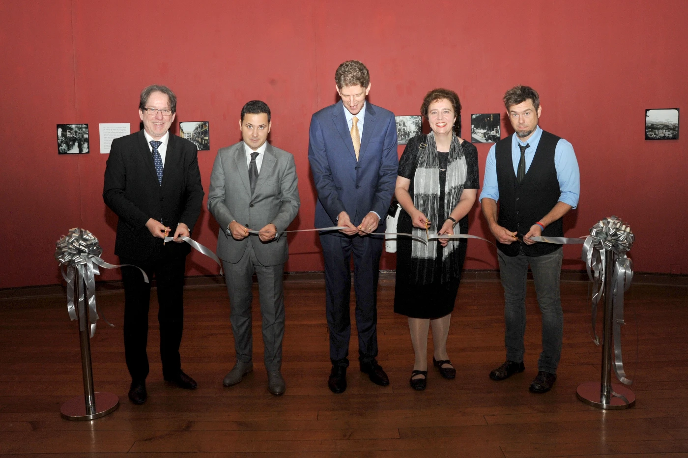 (From left to right) Ribbon-cutting ceremony by General Director of the Ferenc Hopp Museum of Asiatic Arts, Budapest, Dr László Baán, Consul General of Hungary in Hong Kong and Macau Dr Pál Kertész, UMAG Director Dr Florian Knothe, Director of the Ferenc Hopp Museum of Asiatic Arts, Budapest Dr Győrgyi Fajcsák and UMAG Associate Curator Mr Cris Mattison.