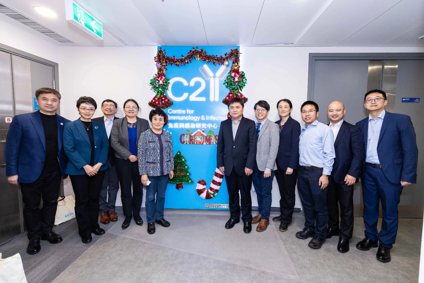 代表團參觀港大醫學院「InnoHK創新香港研發平台」，包括幹細胞轉化研究中心、免疫與感染研究中心，及病毒與疫苗研究中心。
