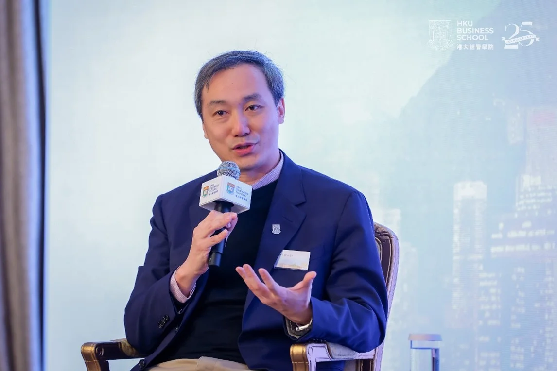香港大學副校長（商業策略）、金融學講座教授林晨教授主持論壇。