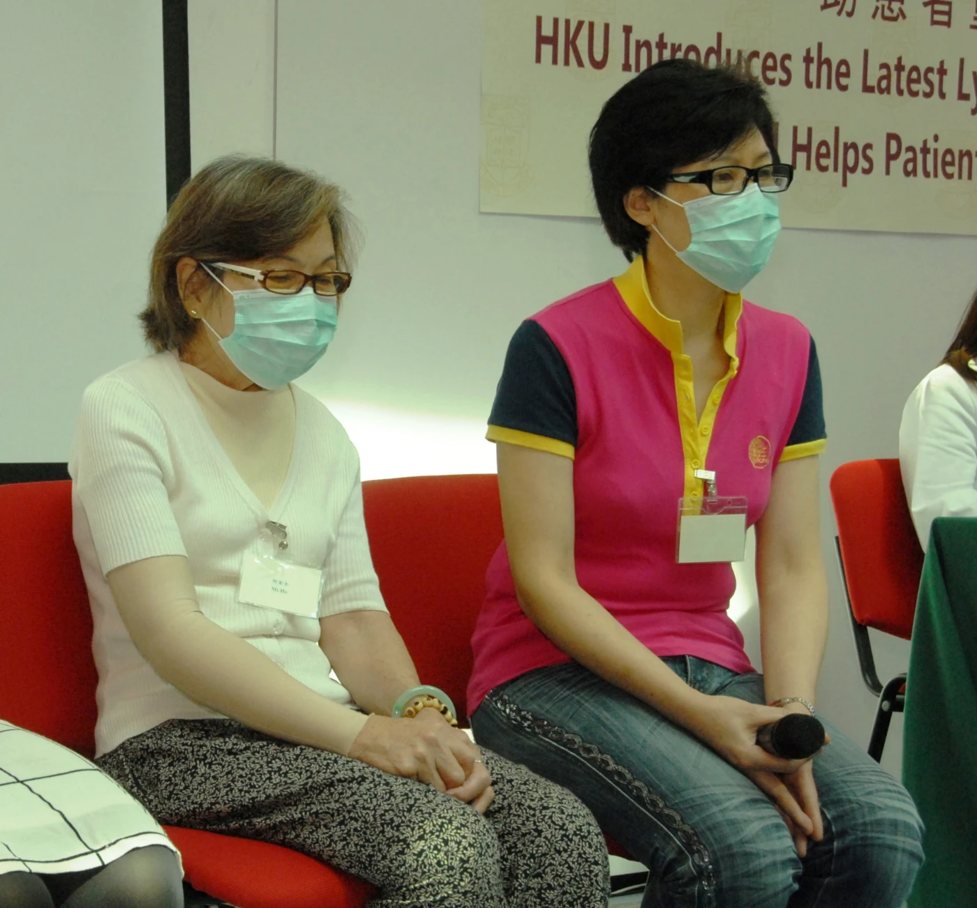 The right arm of lymphedema patient Ms Ho (left) has stopped swelling after receiving Lymphaticovenous Anastomosis (LVA) surgery.  Another patient Ms Lau (right) returns to normal life after receiving Vascularized Lymph Node Transfer (VLNT).